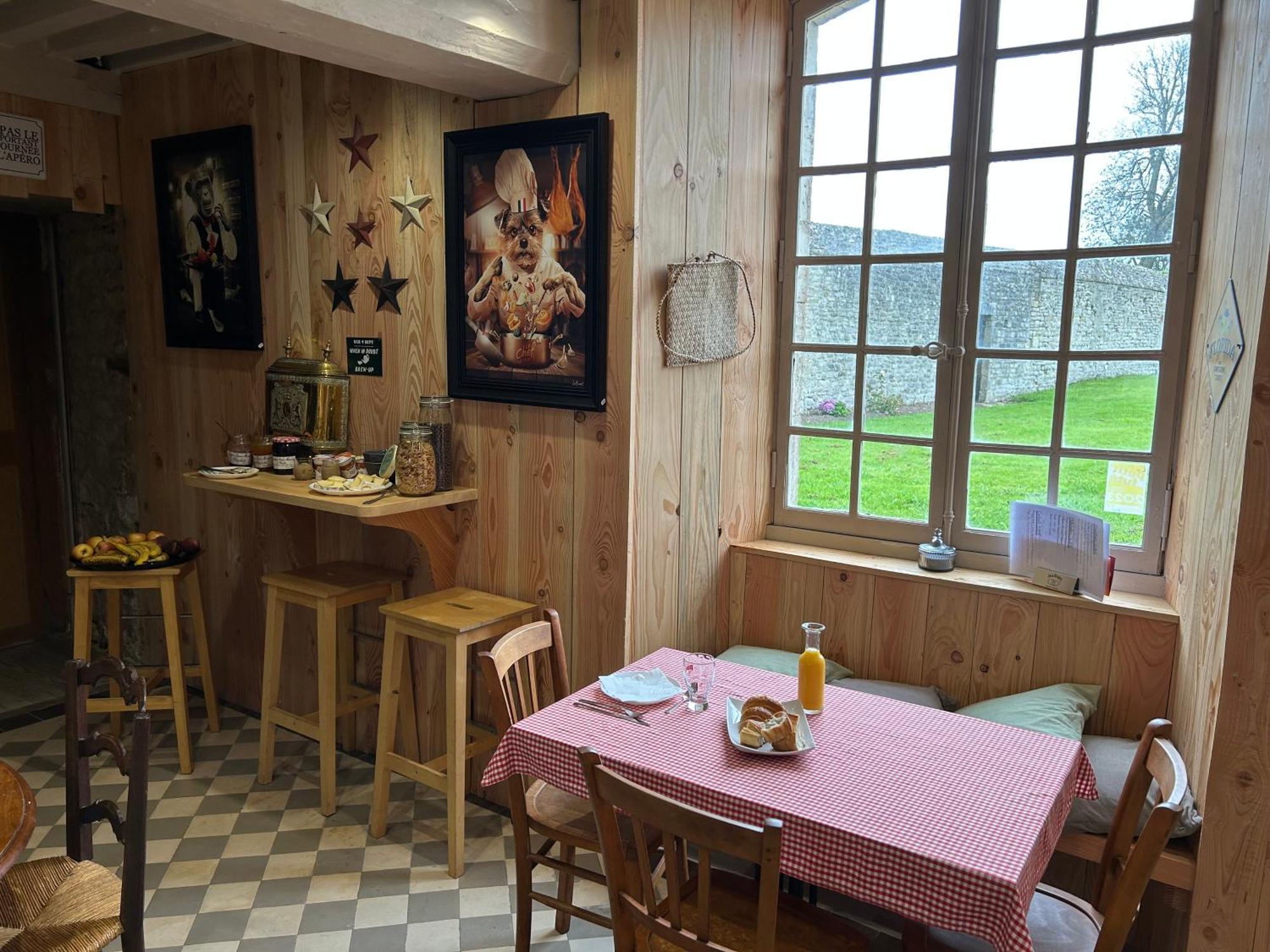 Chateau De Franquetot & D Day Collins Museum แซ็ง-แม-เอกลิซ ภายนอก รูปภาพ